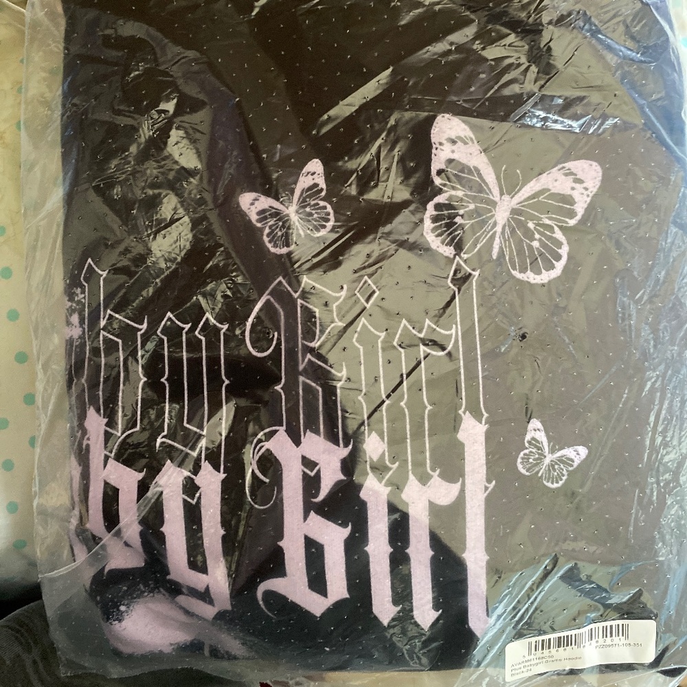 PLUS BABYGIRL GRAFFITI HOODIE